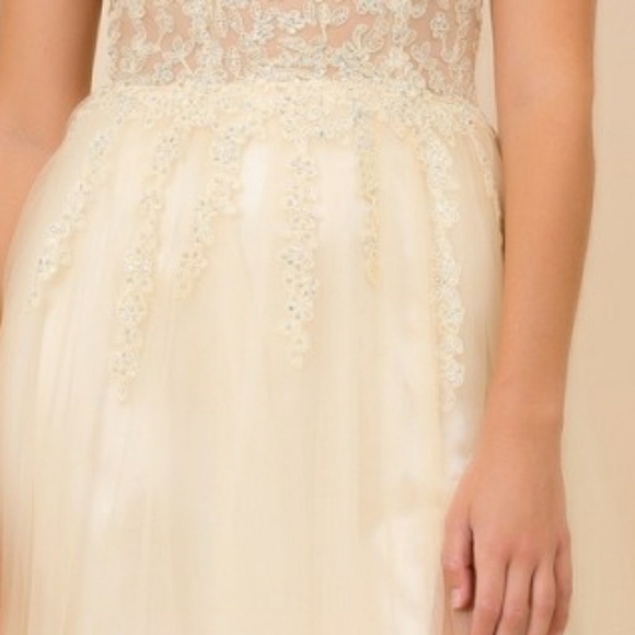 Pale yellow fitted formal evening gown with lace,beads. - Picture 3 of 6